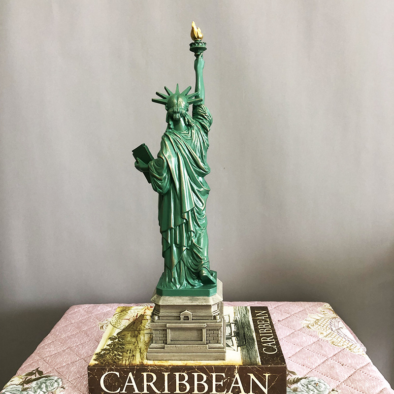 Statue of Liberty Model Desk A - Travel Accessories New York ulasan dan harga