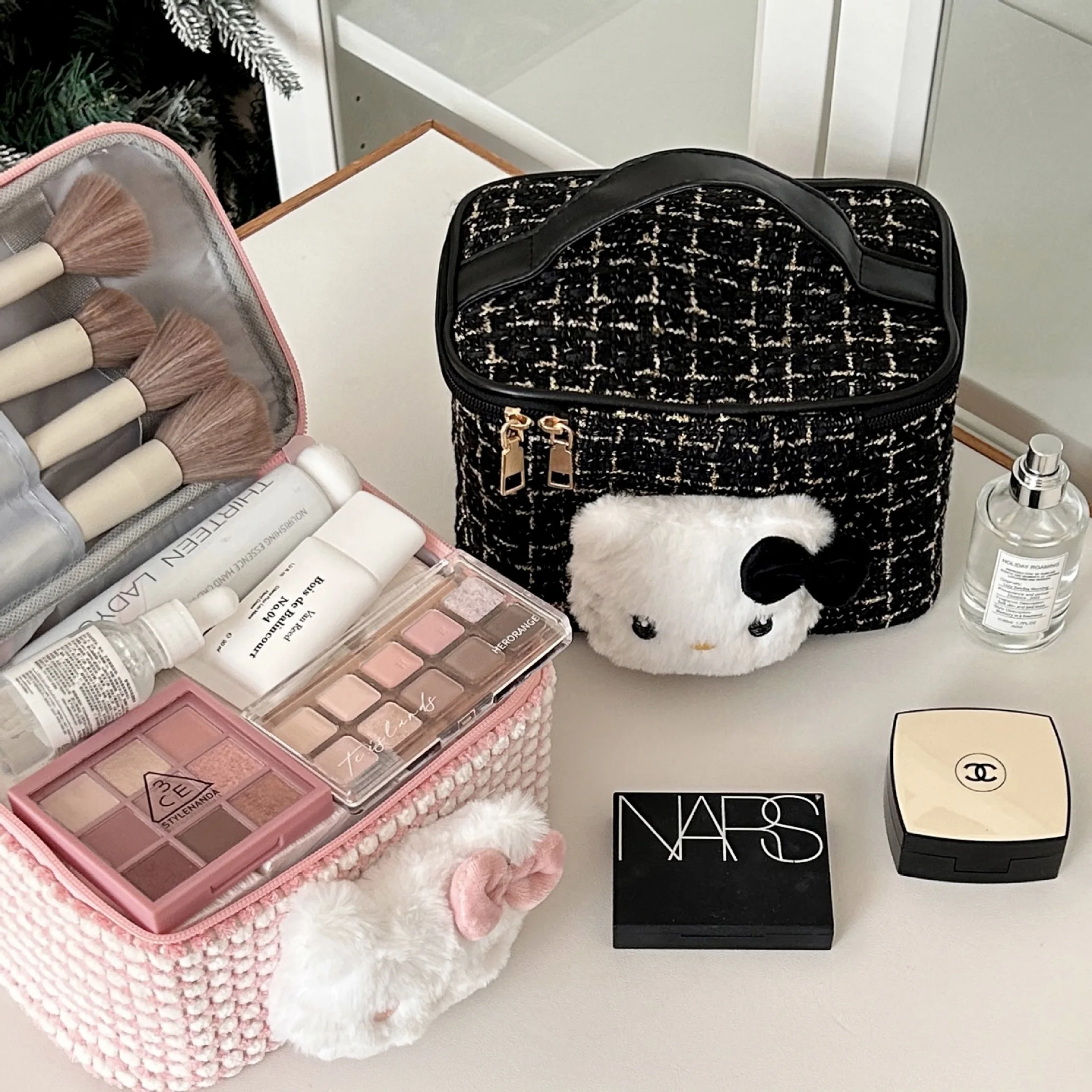 Hello Kitty 2025 New Makeup Ba - Travel Accessories Organiser ulasan dan harga
